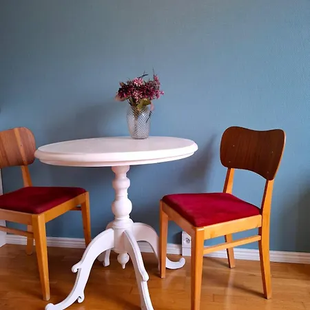 Puistokadun Sydaen 아파트